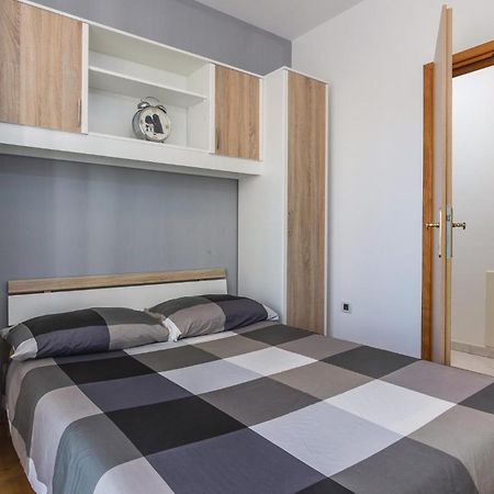Cozy Apartment In Porec With Wifi ภายนอก รูปภาพ