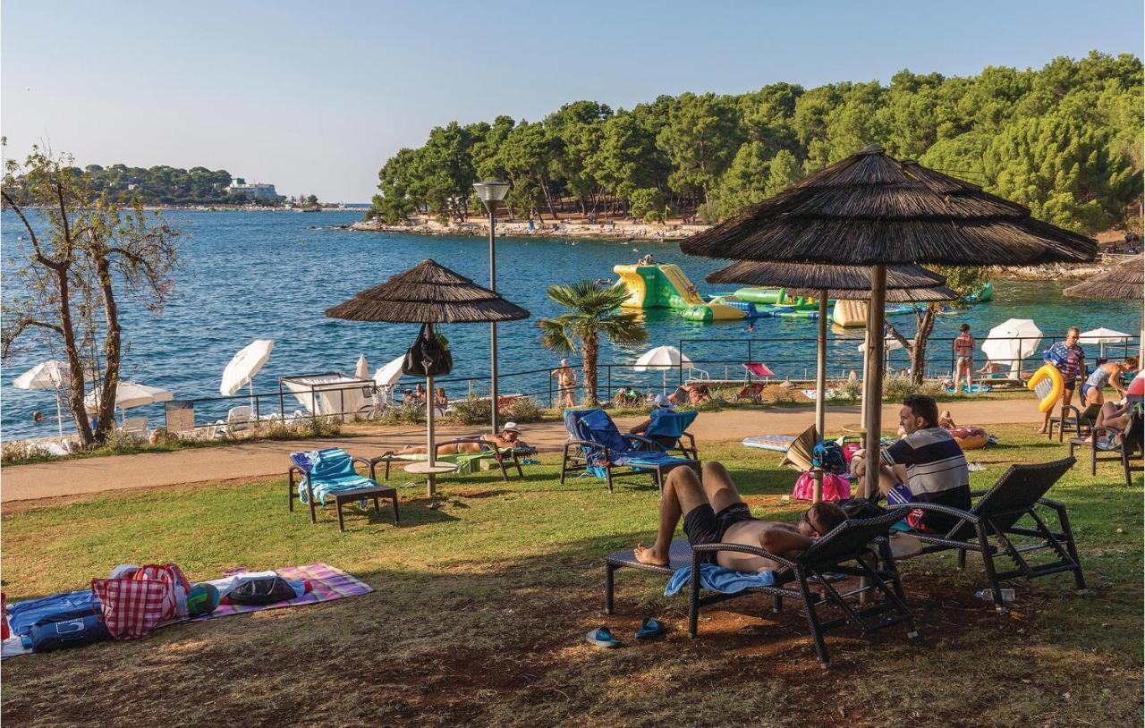 Cozy Apartment In Porec With Wifi ภายนอก รูปภาพ