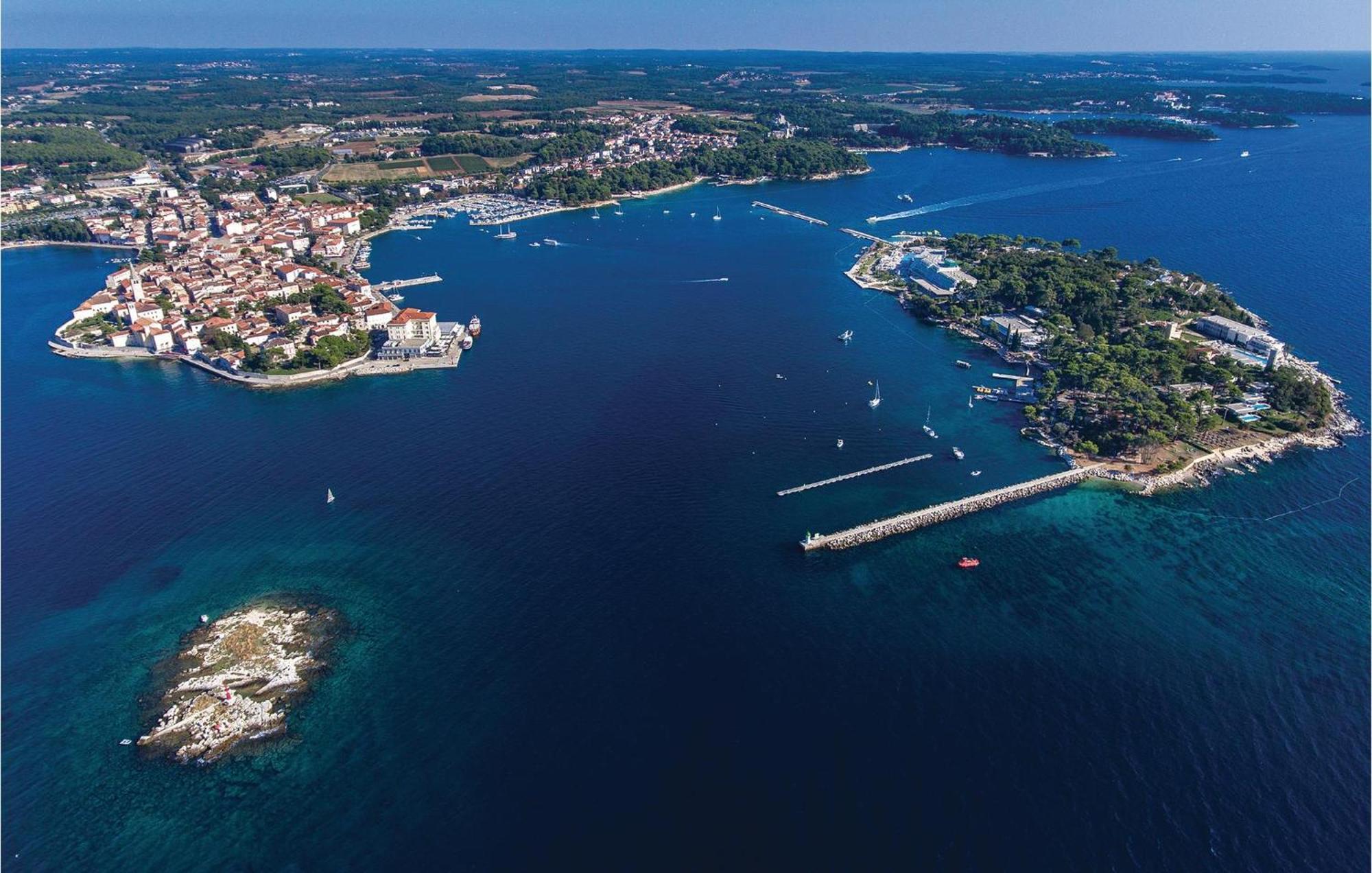 Cozy Apartment In Porec With Wifi ภายนอก รูปภาพ