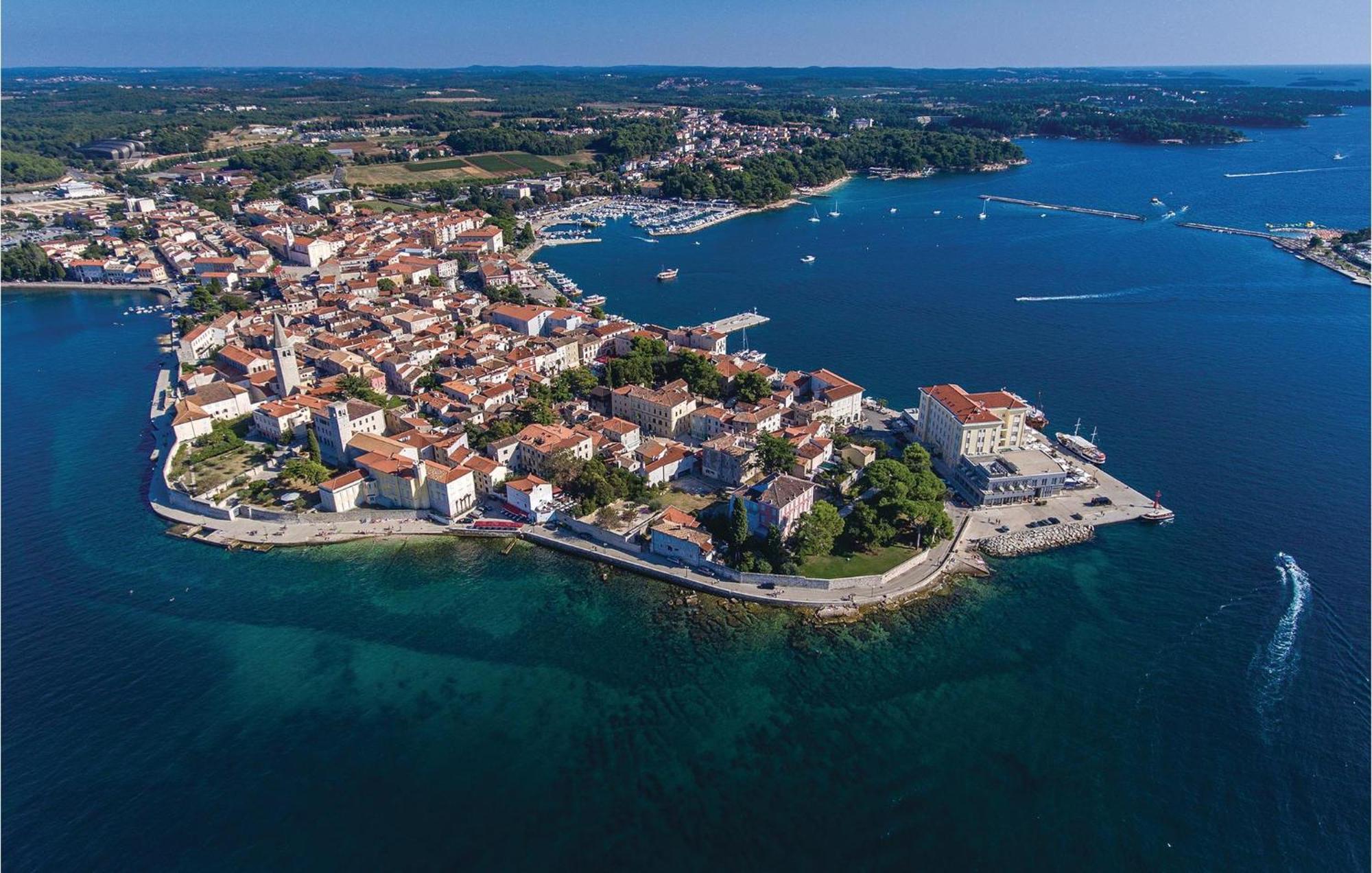 Cozy Apartment In Porec With Wifi ภายนอก รูปภาพ