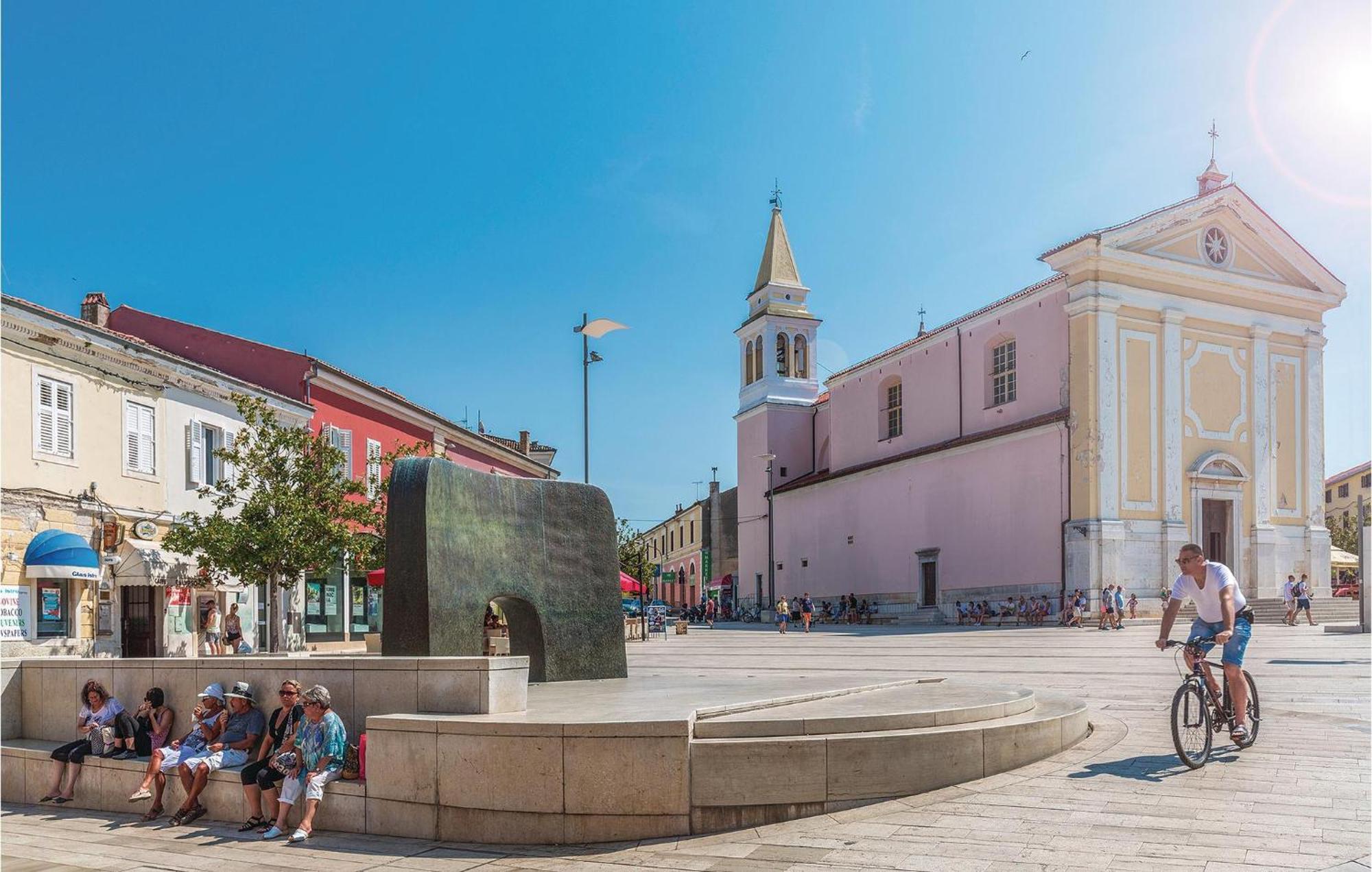 Cozy Apartment In Porec With Wifi ภายนอก รูปภาพ